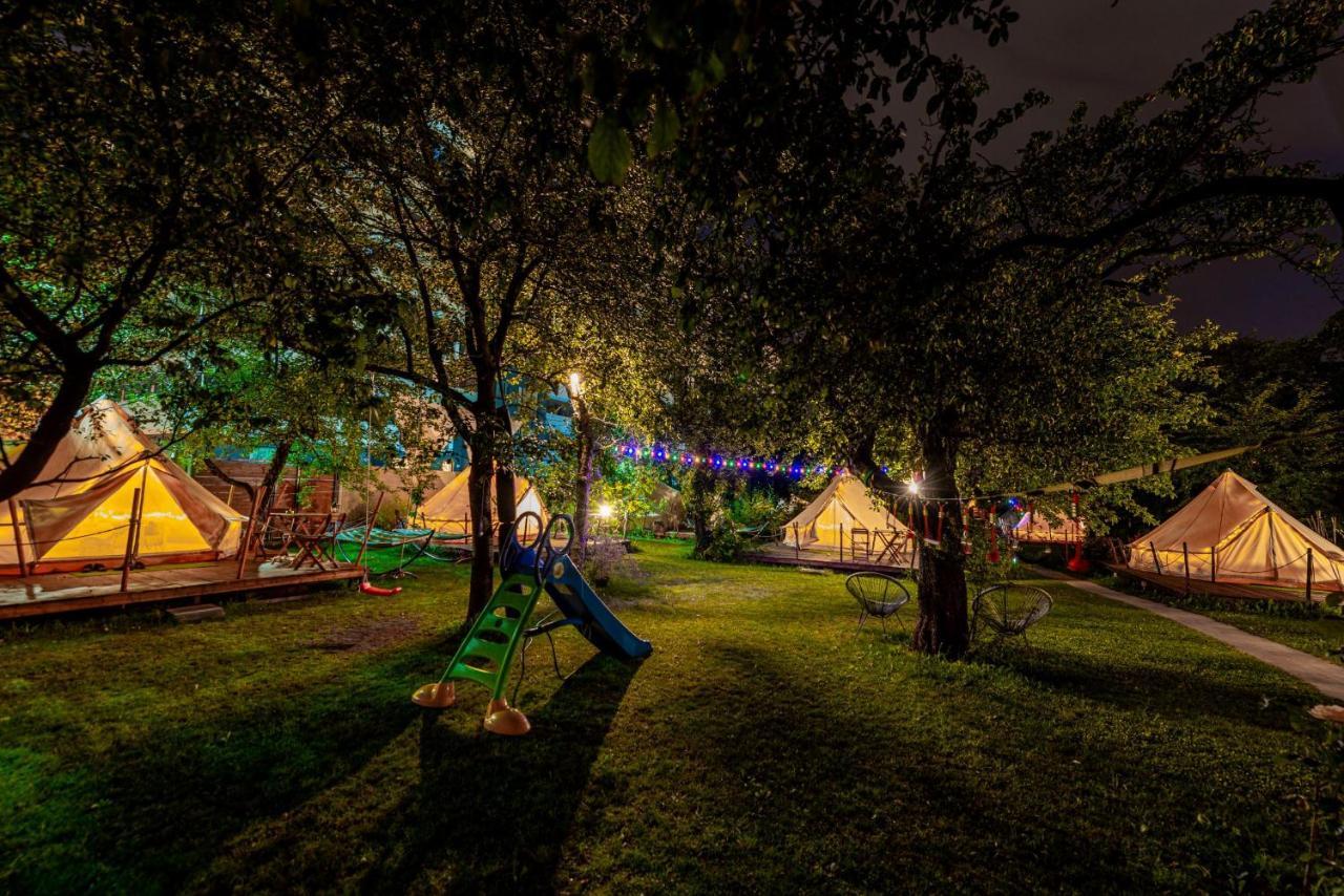 Hotel Dragonfly Gardens Urban Glamping Braszów Zewnętrze zdjęcie